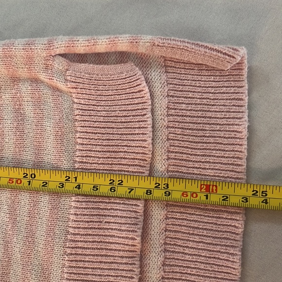 Gilly Hicks sweater - Picture 6 of 6